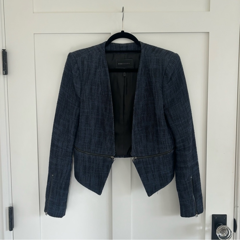 BCBGMaxAzria Otto Cropped Blazer in Navy Tweed, Medium